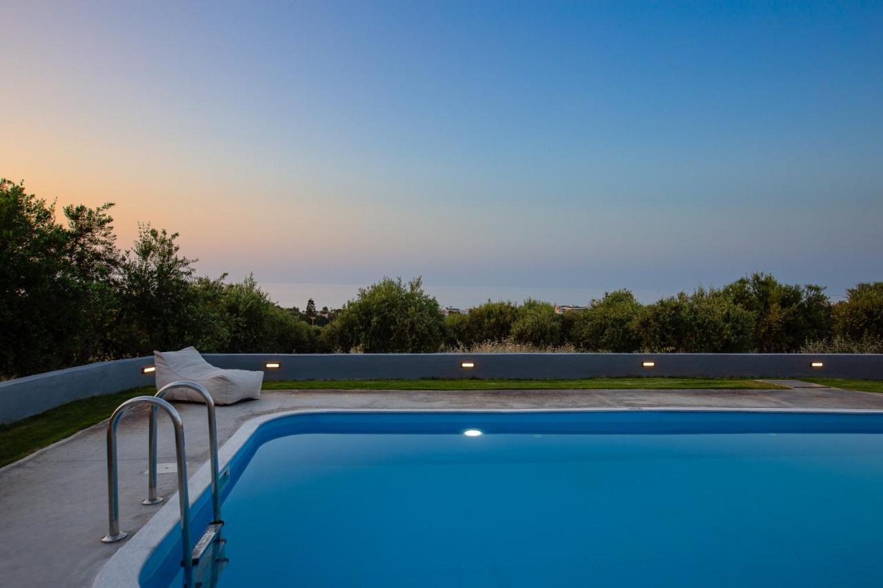 Gramvella Resort Аделіанос-Камбос Екстер'єр фото